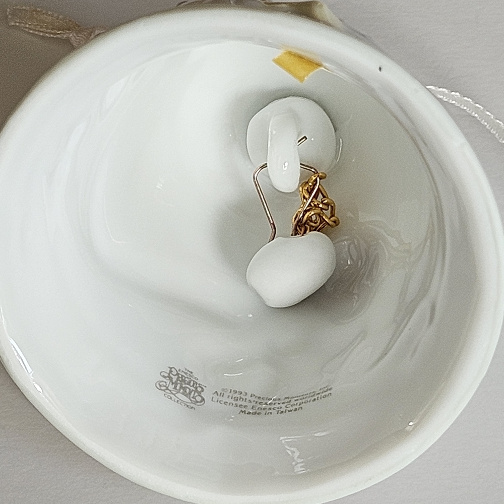 Precious Moments 1993 Peace on Earth Bell Ornament - Picture 5 of 6